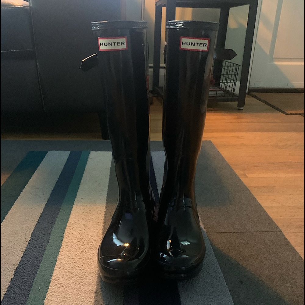 Rubber Hunter boots; size 7 or eu 38